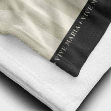 Classic Vive Maria Towel