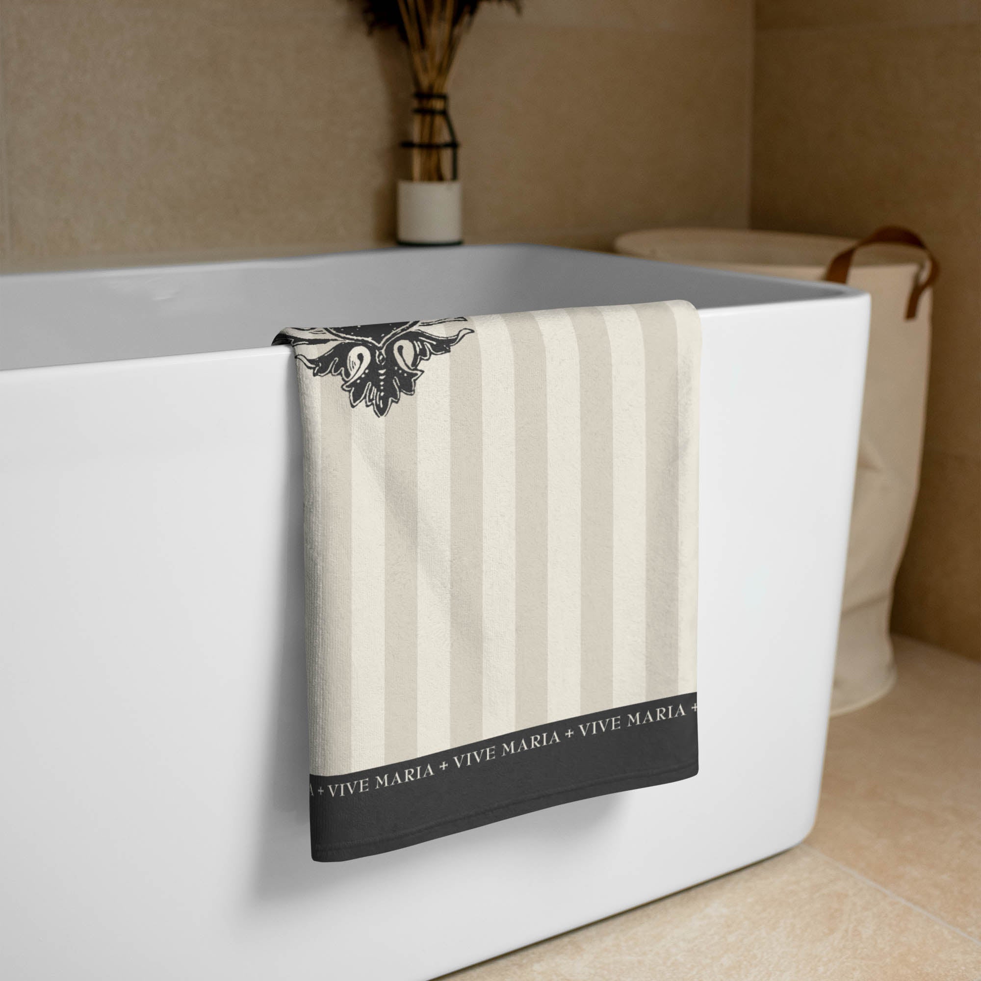 Classic Vive Maria Towel