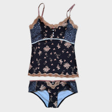 Flower Leo Set One of One Size S